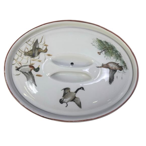 Porcelaine de Paris Vintage Oval Covered Baker Hand Painted Waterfowl Design - Picture 4 of 9